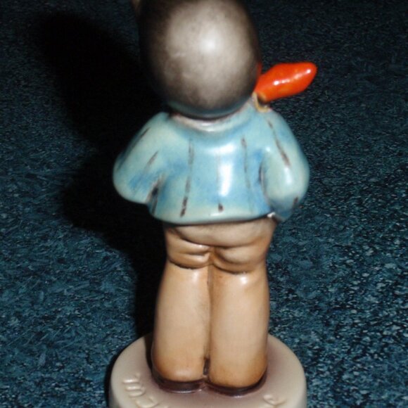 "Lucky Fellow" Goebel Hummel Figurine #560 TMK7 - ADORABLE CHRISTMAS GIFT! - Picture 6 of 9